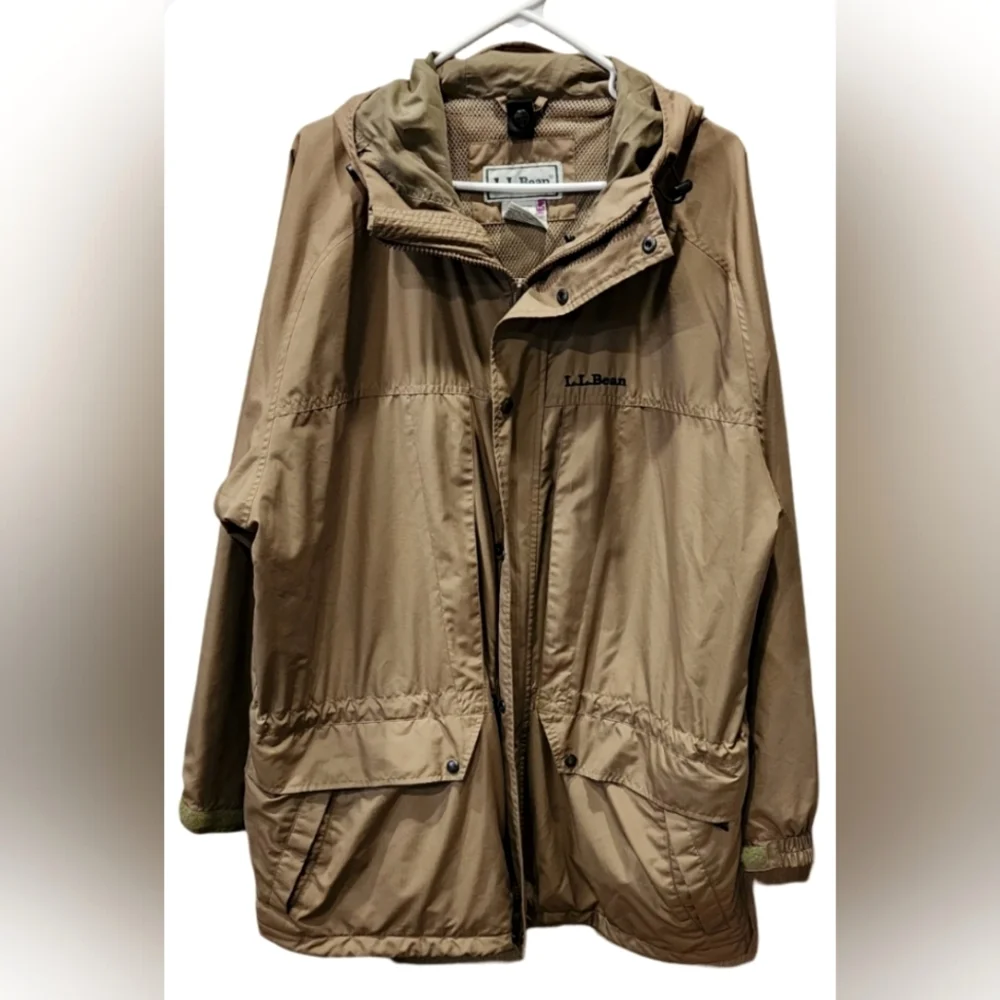 L.L. Bean Country Parka Windbreaker Tan hooded jacket, size Large